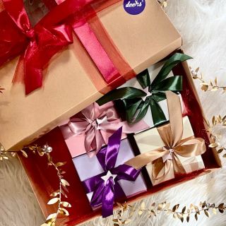 ✨Představujeme vám ADVENTNÍ DEERS kalendář plný třpytivého překvapení✨ 🦌Uvnitř dárkové krabice najdete 4 tajemné šperky z...